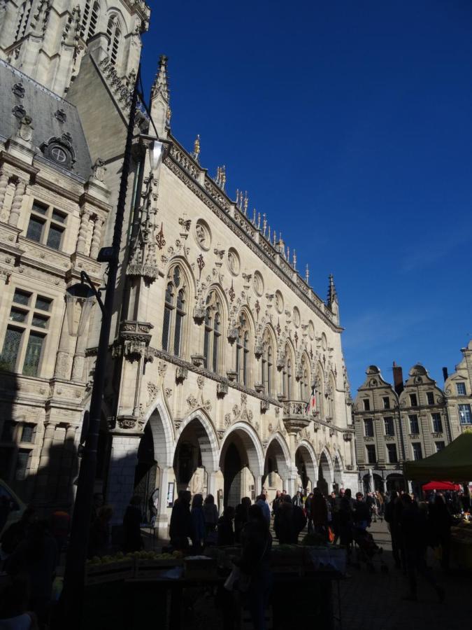 Appart Pop 1 Centre Ville Calme Avec Parking 阿拉斯 外观 照片